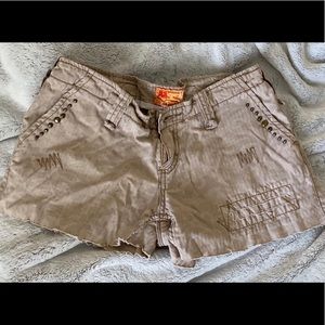 Twill Twenty Two shorts